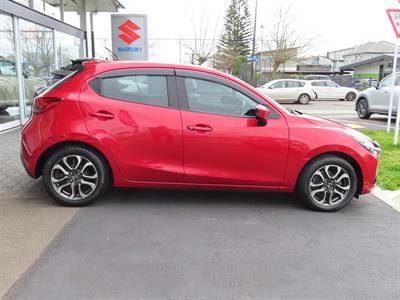 2016 Mazda 2 - Thumbnail