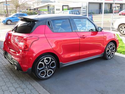 2022 Suzuki Swift - Thumbnail