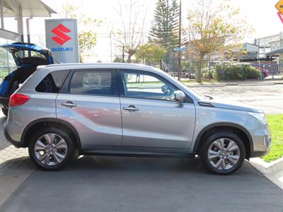 2016 Suzuki Vitara - Thumbnail