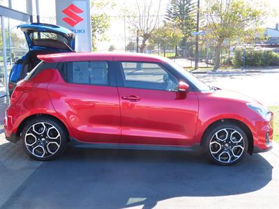 2018 Suzuki Swift - Thumbnail