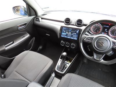 2022 Suzuki Swift - Thumbnail