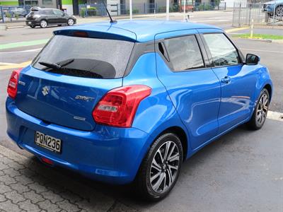 2022 Suzuki Swift - Thumbnail