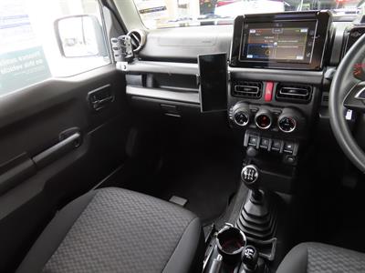 2022 Suzuki Jimny - Thumbnail