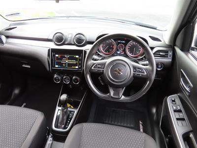 2022 Suzuki Swift - Thumbnail