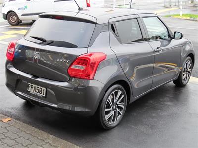 2022 Suzuki Swift - Thumbnail