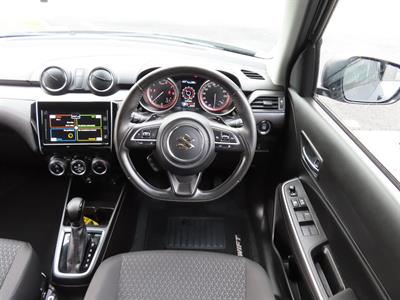 2022 Suzuki Swift - Thumbnail