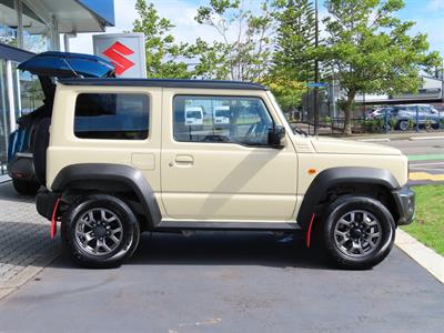 2023 Suzuki Jimny - Thumbnail