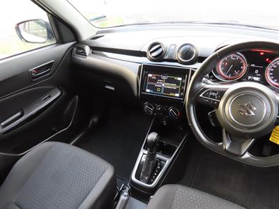 2022 Suzuki Swift - Thumbnail