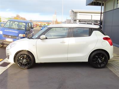 2022 Suzuki Swift - Thumbnail
