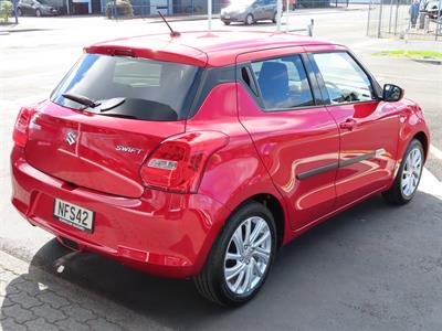 2021 Suzuki Swift - Thumbnail